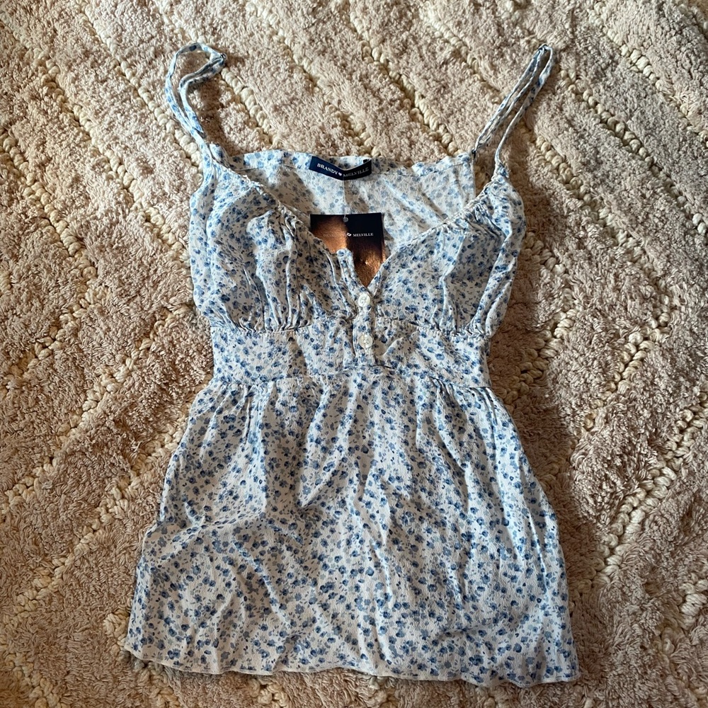 Brandy Melville top ( never worn ) XS